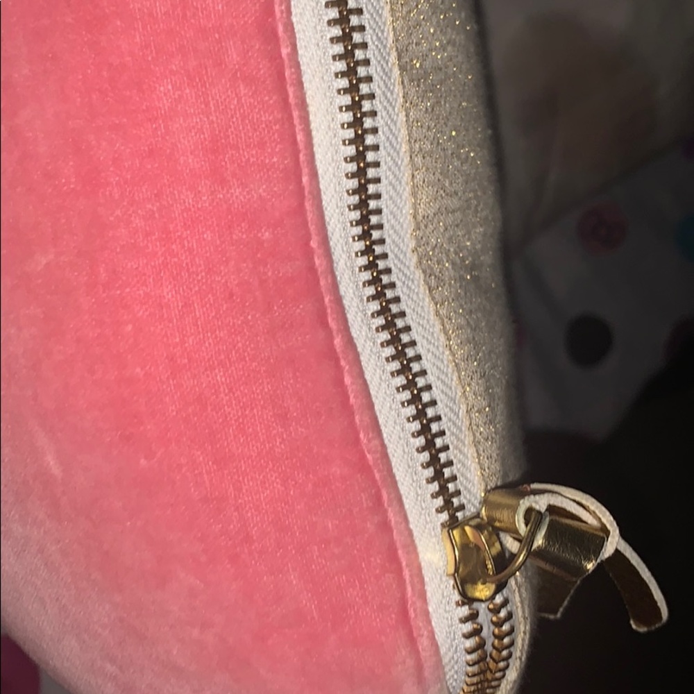 pillow - Picture 2 of 3